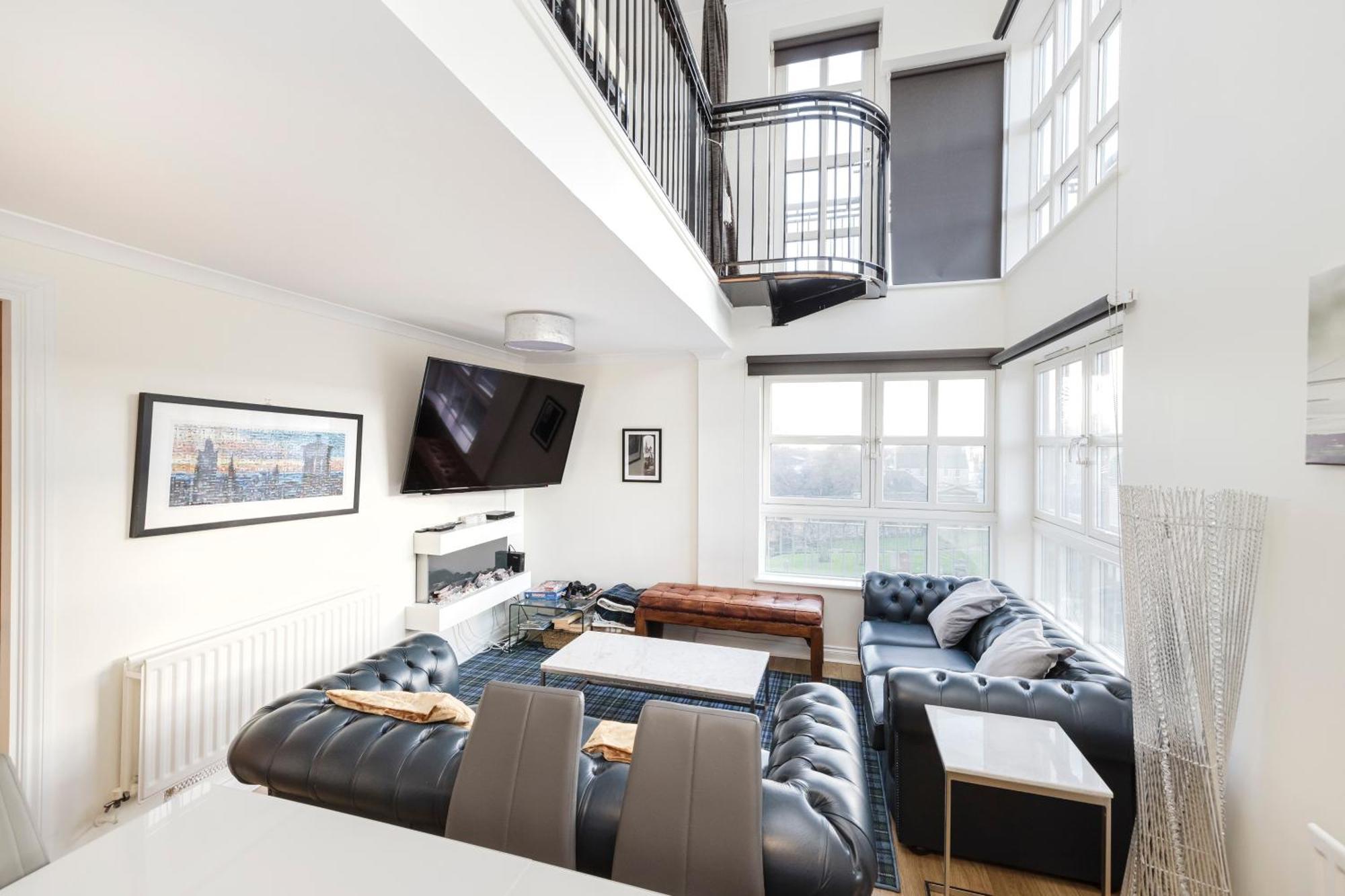 Joivy Stylish Apartment With Balcony In Old Town Эдинбург Экстерьер фото