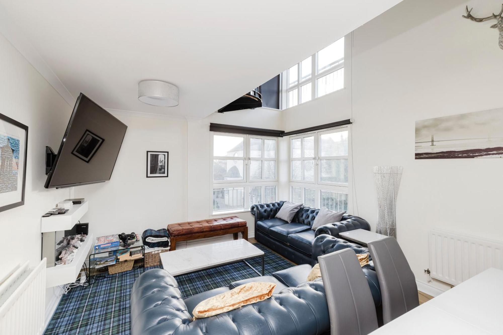 Joivy Stylish Apartment With Balcony In Old Town Эдинбург Экстерьер фото